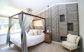 Hollicarrs - Kingfisher Lodge